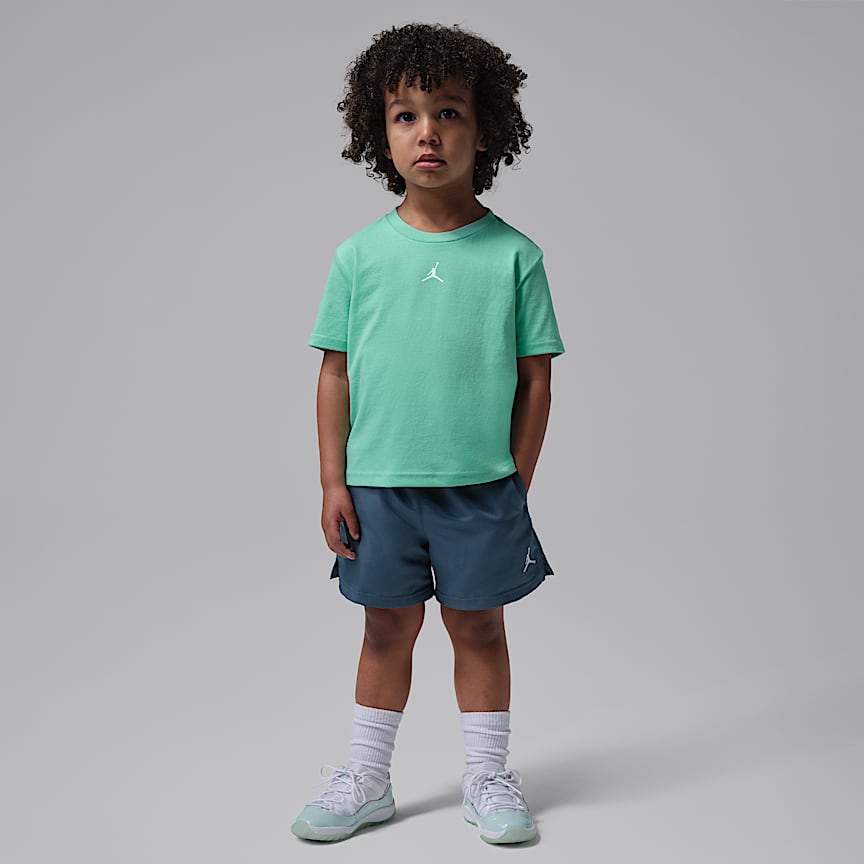 Nike Sportswear Toddler Victory Lap 2-Piece Mesh Shorts Set. Nike.com
